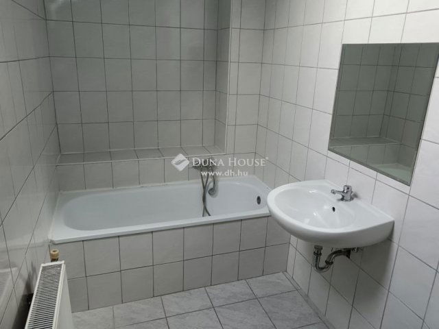 Eladó családi ház, Budapesten, XVII. kerületben 89.8 M Ft