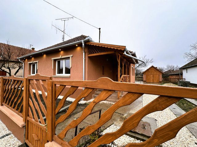 Eladó családi ház, Sarkadon 26.5 M Ft, 2 szobás