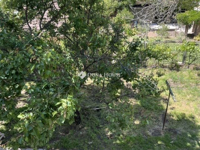 Eladó ikerház, Gyálon 172.4 M Ft, 9 szobás