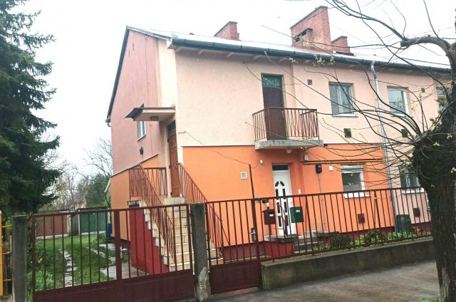Eladó téglalakás, Törökszentmiklóson 30 M Ft, 3 szobás