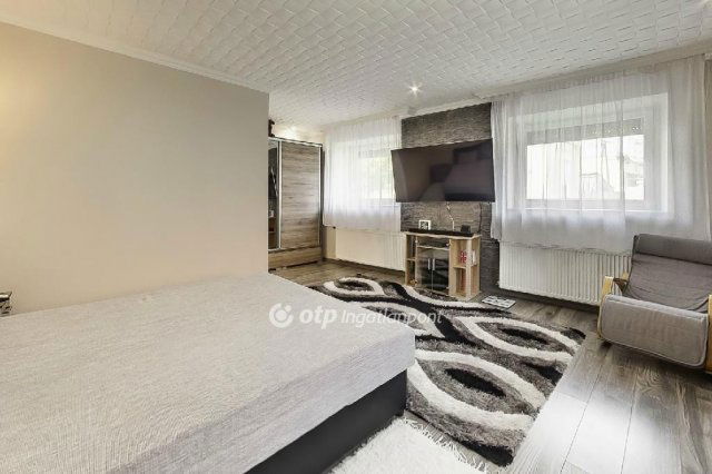 Eladó családi ház, Nagykőrösön 125 M Ft, 7 szobás