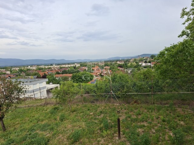 Eladó telek, Vácon 95 M Ft / költözzbe.hu