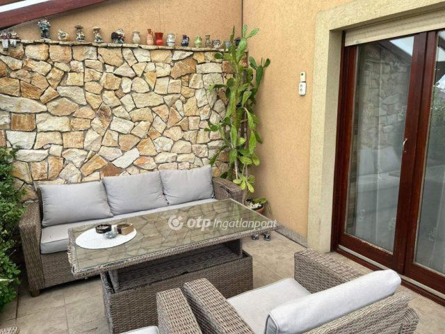 Eladó családi ház, Gyöngyösön 85 M Ft, 4 szobás