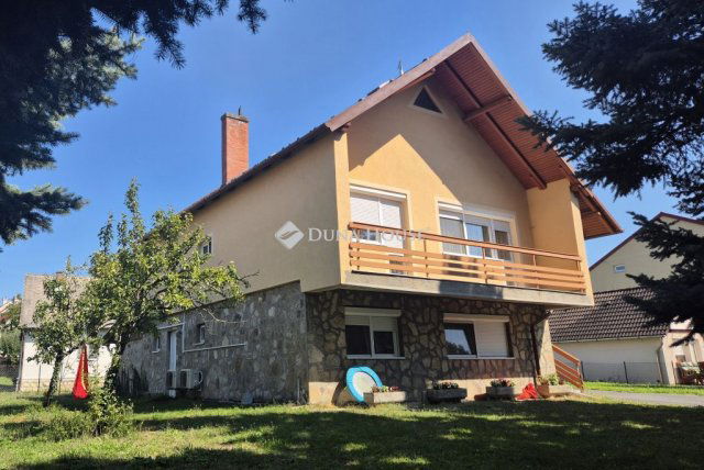 Eladó családi ház, Balatonfüreden 159 M Ft, 6 szobás