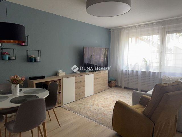 Eladó panellakás, Budapesten, III. kerületben 109.5 M Ft