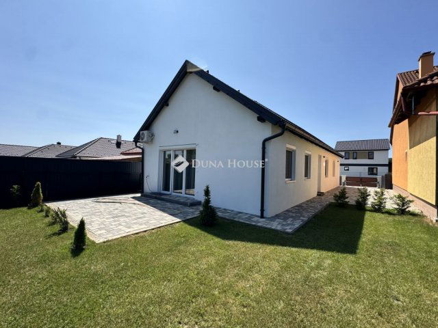 Eladó családi ház, Herenden 100 M Ft, 4 szobás