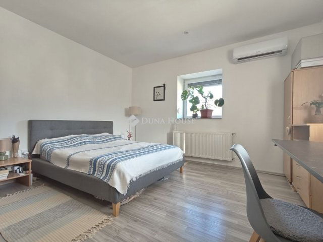 Eladó családi ház, Tápiószentmártonon 49.9 M Ft, 2 szobás