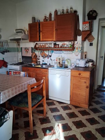 Eladó családi ház, Zsámbékon 86.9 M Ft, 4 szobás