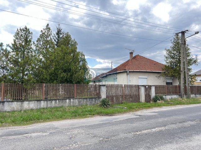 Eladó családi ház, Felsőnyárádon 11.5 M Ft, 2 szobás