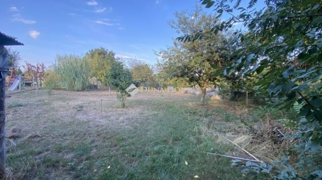 Eladó családi ház, Gombán 25 M Ft, 1 szobás