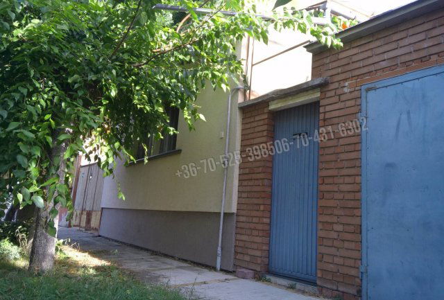 Eladó családi ház, Cegléden 52.9 M Ft, 3 szobás