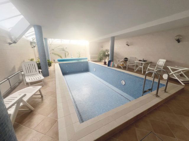 Eladó családi ház, Leányfaluban 299.9 M Ft, 6 szobás