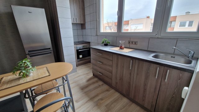 Eladó panellakás, Jászberényben, Pesti utcában 24.9 M Ft