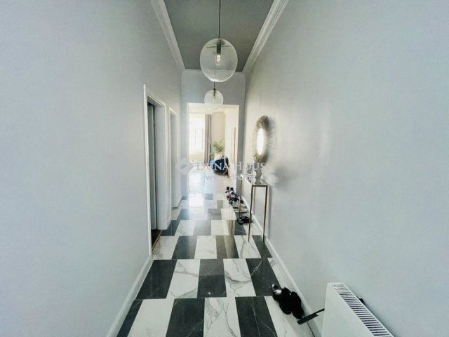 Eladó téglalakás, Budapesten, VI. kerületben 300 M Ft, 5 szobás