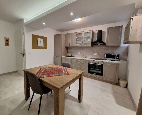 Eladó téglalakás, Hévízen 35.5 M Ft, 2 szobás