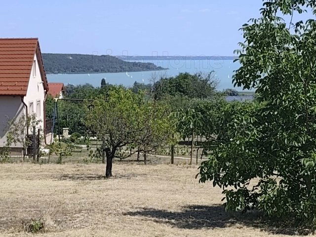 Eladó mezogazdasagi ingatlan, Balatonalmádiban 45 M Ft