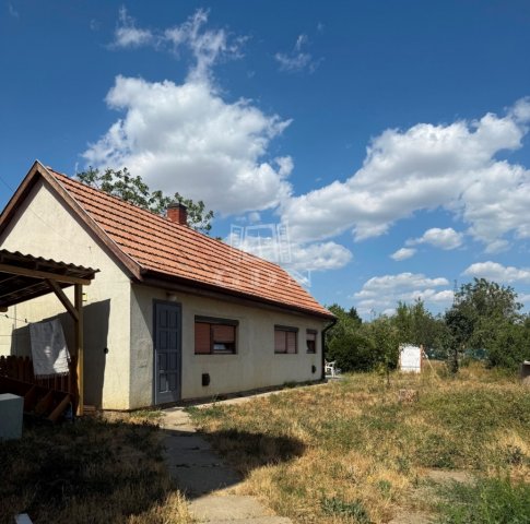 Eladó családi ház, Székesfehérvárott 105 M Ft, 6 szobás