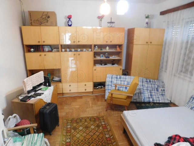 Eladó családi ház, Székesfehérvárott 49.99 M Ft, 2 szobás