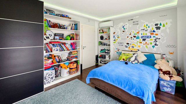 Eladó családi ház, Szentendrén 395.9 M Ft, 6+1 szobás