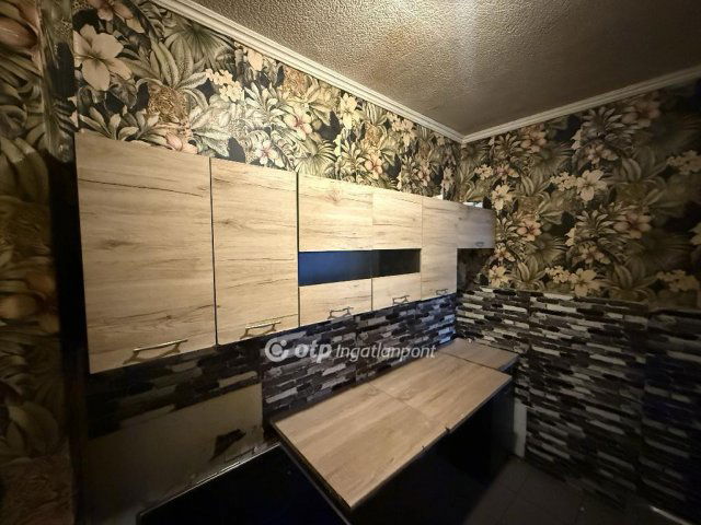 Eladó panellakás, Budapesten, XV. kerületben 55 M Ft, 2 szobás