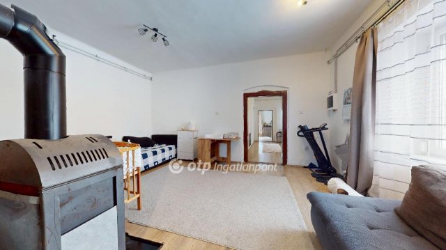 Eladó családi ház, Beszterecén 54 M Ft, 3 szobás