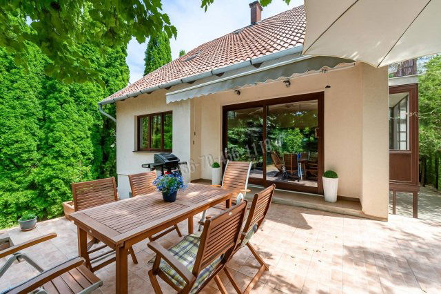 Eladó családi ház, Budakeszin, Fenyő utcában 219 M Ft, 5 szobás
