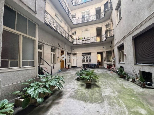 Eladó téglalakás, Budapesten, IX. kerületben 100 M Ft, 4 szobás