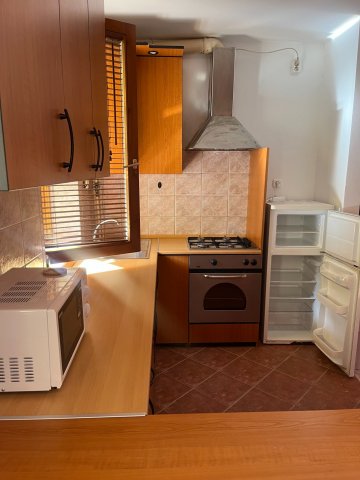 Kiadó téglalakás, albérlet, Pécsett, Nagy Jenő utcában