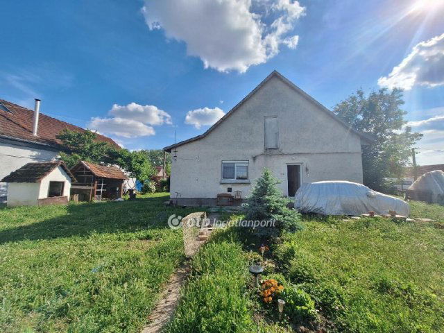 Eladó családi ház, Füzesgyarmaton 25 M Ft, 3 szobás