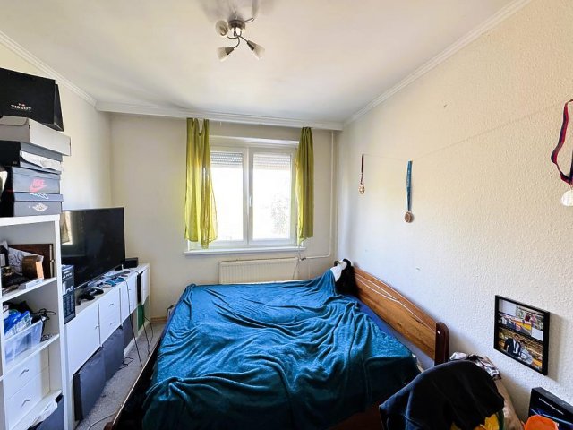 Eladó panellakás, Budapesten, III. kerületben 99.5 M Ft