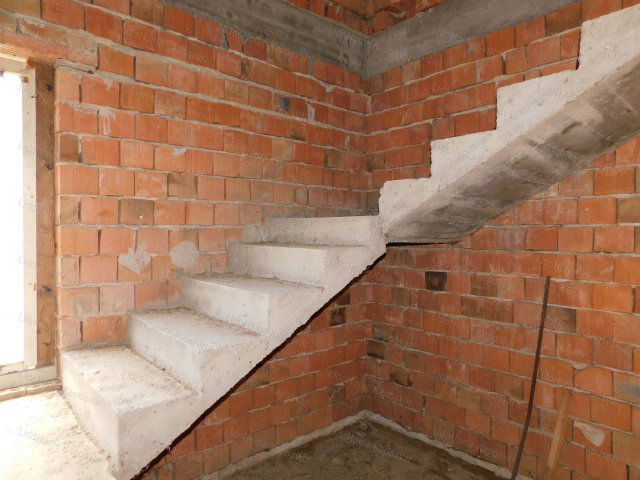 Eladó családi ház, Szabáson 11.5 M Ft, 19+1 szobás