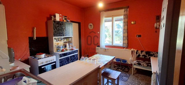 Eladó családi ház, Pécsett 50 M Ft, 3 szobás