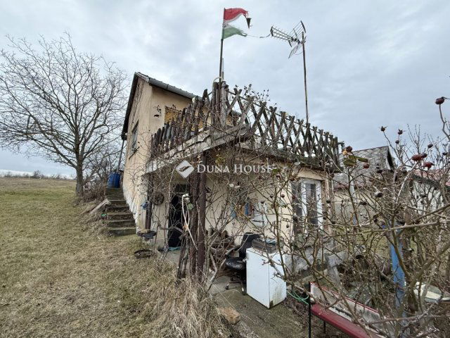 Eladó nyaraló, Nyergesújfaluban 11.5 M Ft, 3 szobás