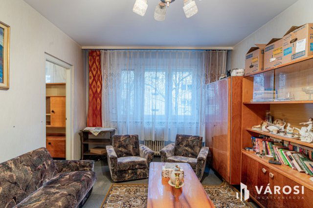 Eladó panellakás, Szegeden 34.99 M Ft, 2 szobás