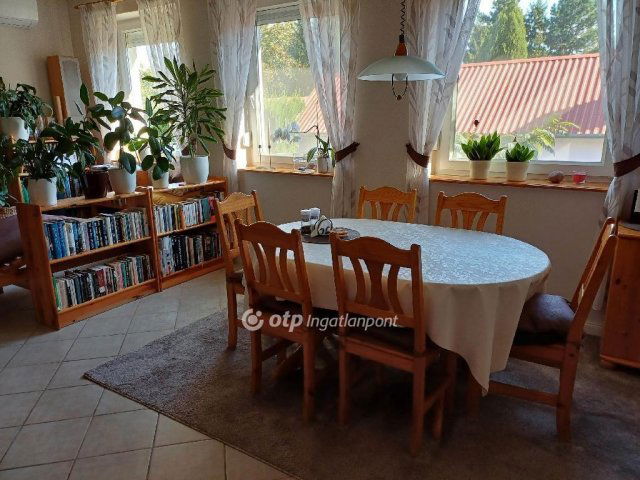 Eladó családi ház, Csornán 104.9 M Ft, 3+1 szobás