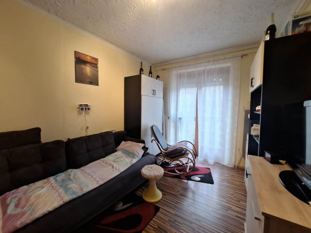Eladó téglalakás, Komlón 21.5 M Ft, 1+1 szobás