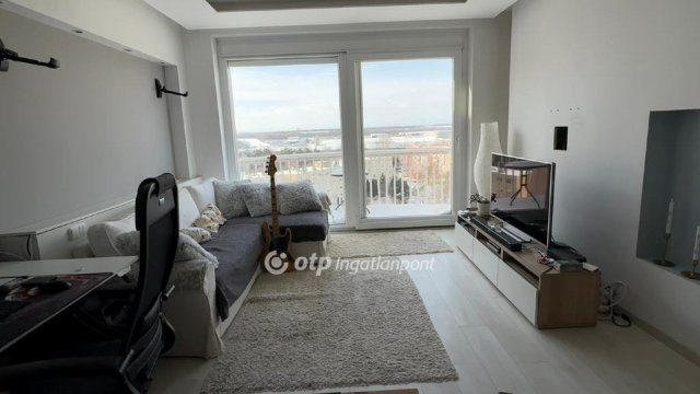 Eladó panellakás, Százhalombattán 76.6 M Ft, 2+1 szobás