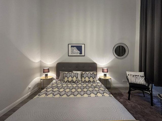 Kiadó téglalakás, albérlet, V. kerületben, Károly körúton