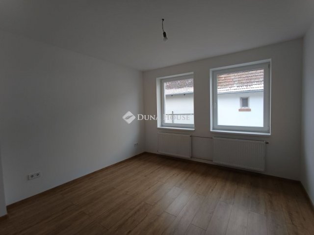Eladó családi ház, Nagykátán 75 M Ft, 4 szobás