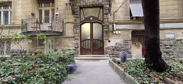 Eladó téglalakás, Budapesten, VI. kerületben 74.9 M Ft, 2 szobás