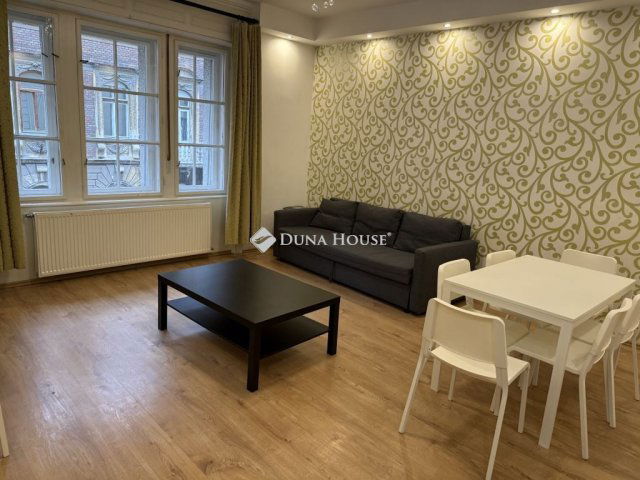 Eladó téglalakás, Budapesten, VII. kerületben, Kertész utcában