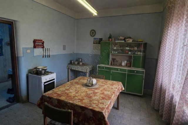 Eladó családi ház, Hódmezővásárhelyen 18 M Ft, 2 szobás