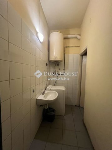 Eladó ipari ingatlan, Budapesten, XVII. kerületben 705.6 M Ft