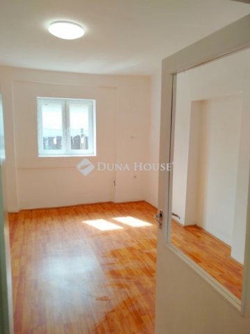 Eladó családi ház, Balsán 19 M Ft, 2 szobás