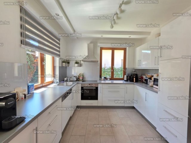 Eladó családi ház, Pomázon 199 M Ft, 4 szobás