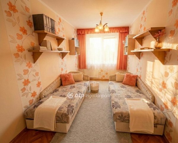 Eladó panellakás, Nyíregyházán 36.9 M Ft, 2 szobás