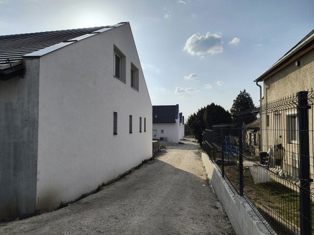 Eladó családi ház, Székesfehérvárott, Fiskális úton