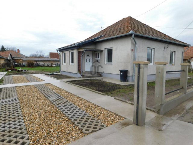 Eladó családi ház, Tápiószelén 42 M Ft, 2 szobás