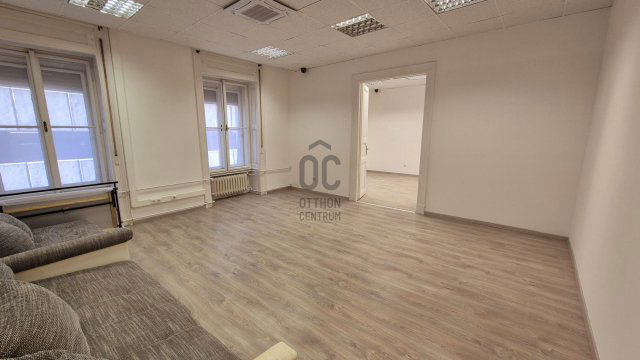 Kiadó téglalakás, albérlet, Budapesten, V. kerületben, 3 szobás