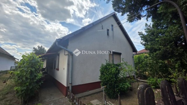 Eladó családi ház, Farmoson 25 M Ft, 2 szobás